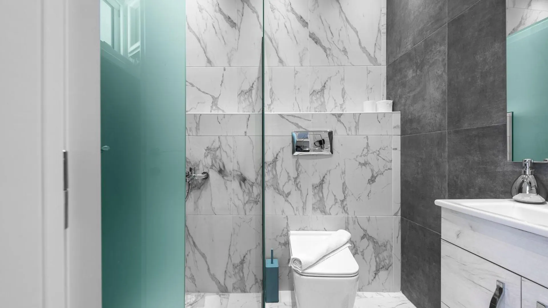 Denizen Studios And Apartments, Nilie Hospitality Mgmt Thessaloniki Apartment